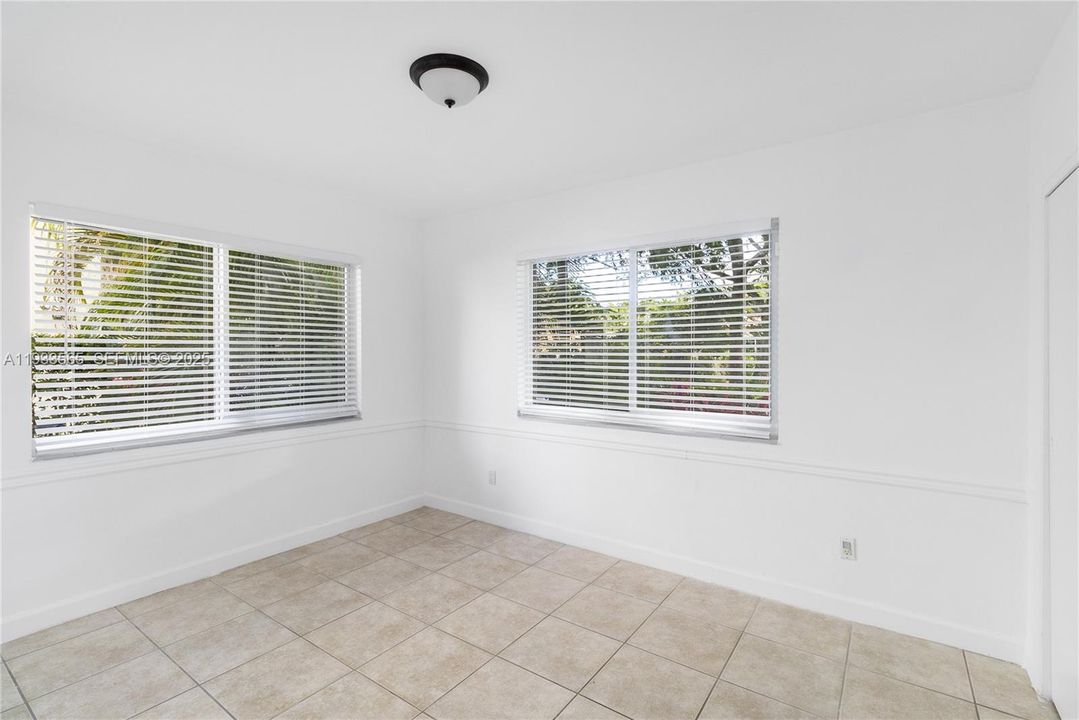 For Rent: $6,500 (4 beds, 2 baths, 1870 Square Feet)