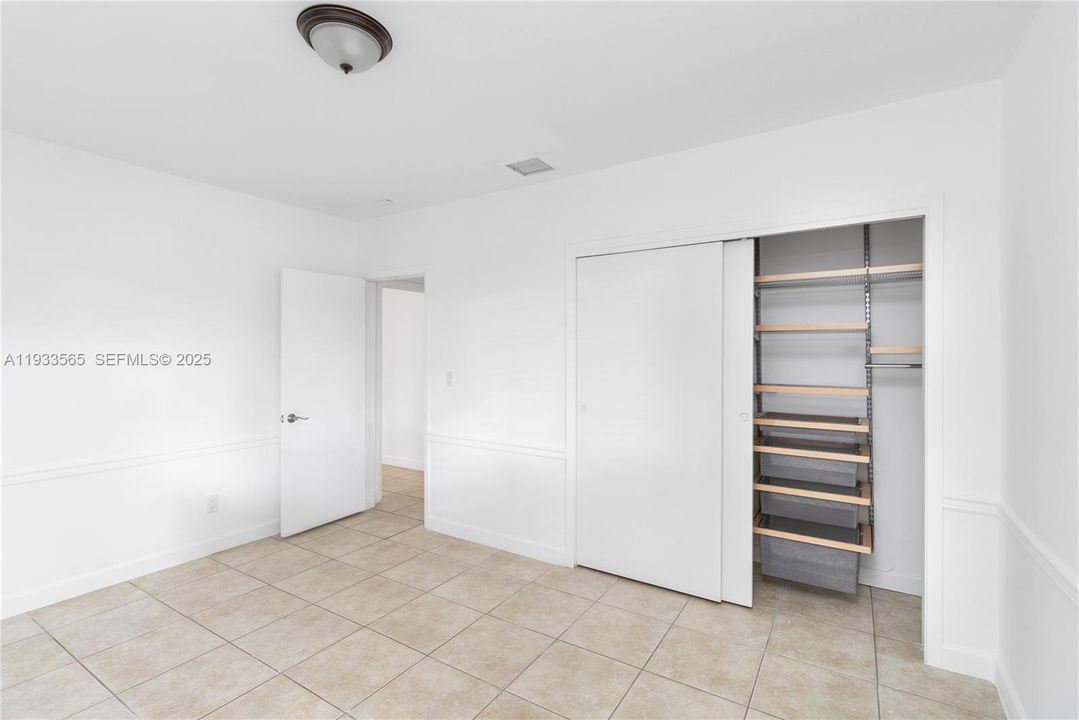 For Rent: $6,500 (4 beds, 2 baths, 1870 Square Feet)