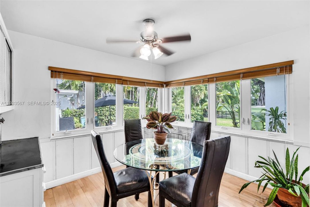 待售: $3,900,000 (3 贝兹, 3 浴室, 4061 平方英尺)