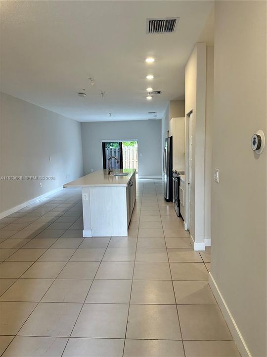 En Renta: $3,100 (3 camas, 2 baños, 1236 Pies cuadrados)