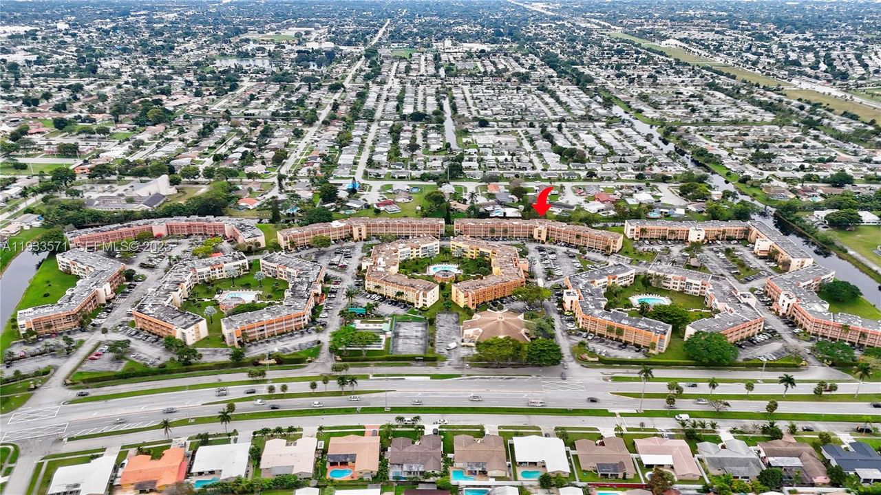 For Sale: $110,000 (1 beds, 1 baths, 720 Square Feet)