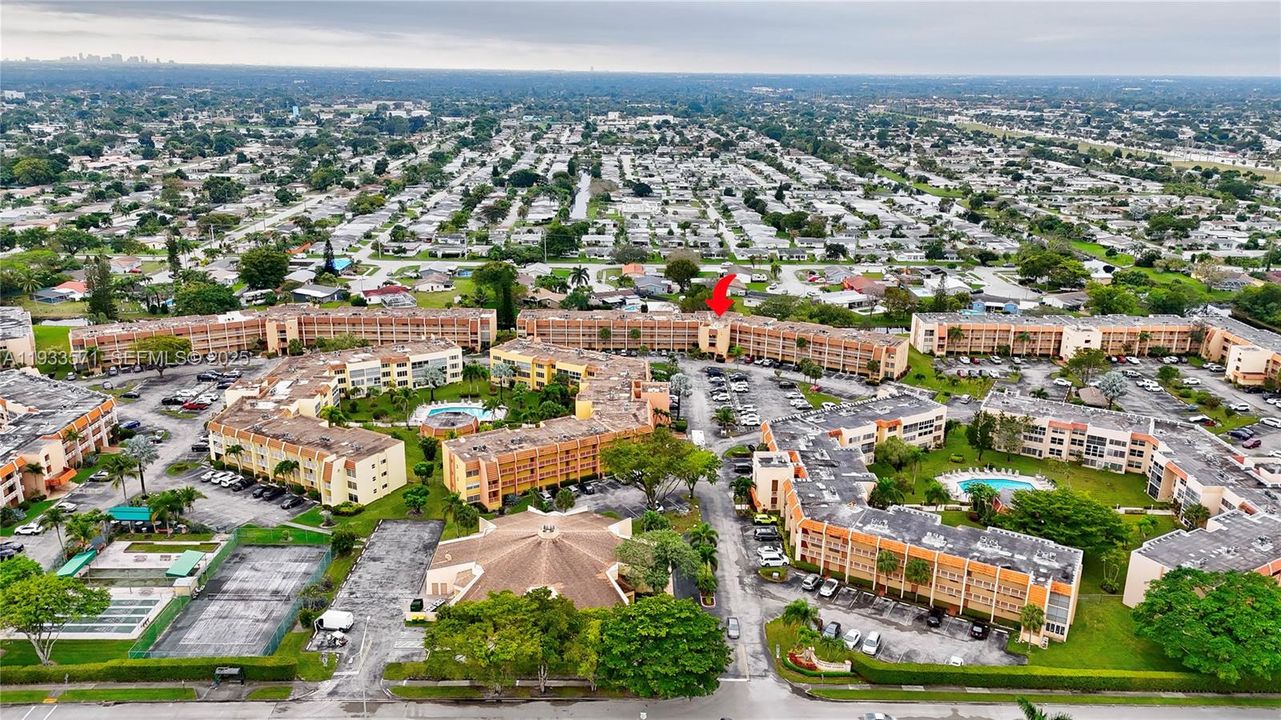 For Sale: $110,000 (1 beds, 1 baths, 720 Square Feet)