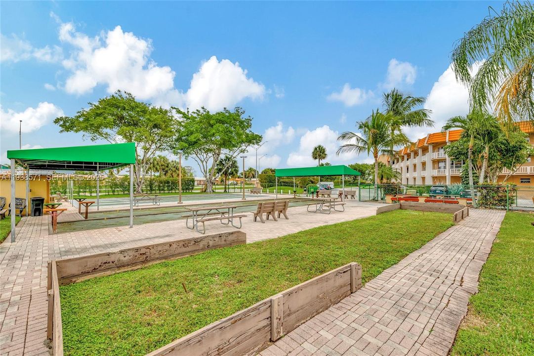 For Sale: $110,000 (1 beds, 1 baths, 720 Square Feet)