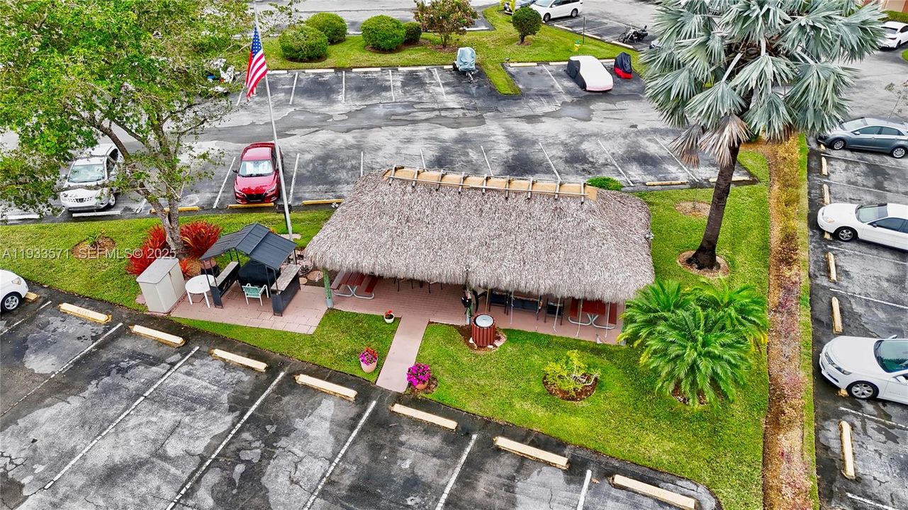 For Sale: $110,000 (1 beds, 1 baths, 720 Square Feet)