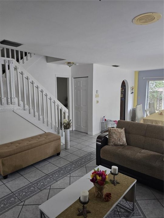 For Sale: $590,000 (4 beds, 2 baths, 1900 Square Feet)