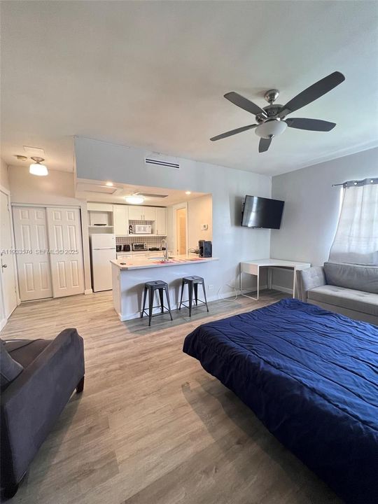 For Sale: $196,000 (0 beds, 1 baths, 356 Square Feet)