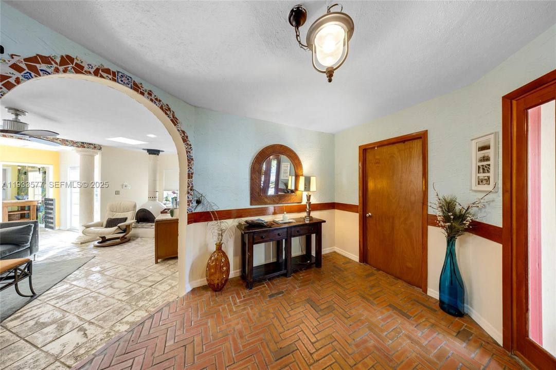 For Rent: $7,500 (3 beds, 3 baths, 1628 Square Feet)