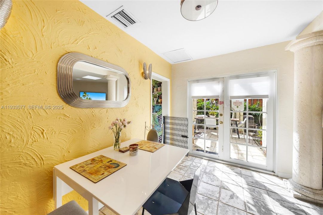 For Rent: $7,500 (3 beds, 3 baths, 1628 Square Feet)