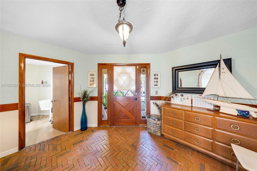 For Rent: $7,500 (3 beds, 3 baths, 1628 Square Feet)