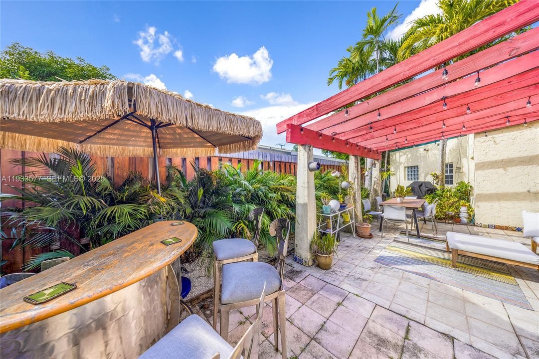 For Rent: $7,500 (3 beds, 3 baths, 1628 Square Feet)