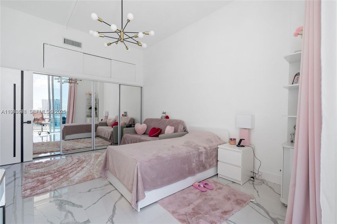 В аренду: $4,300 (3 спален, 2 ванн, 1362 Квадратных фут)