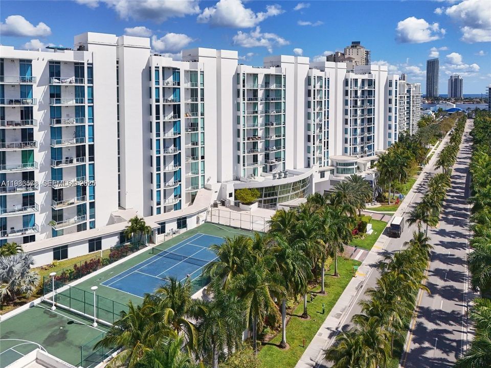 В аренду: $4,300 (3 спален, 2 ванн, 1362 Квадратных фут)