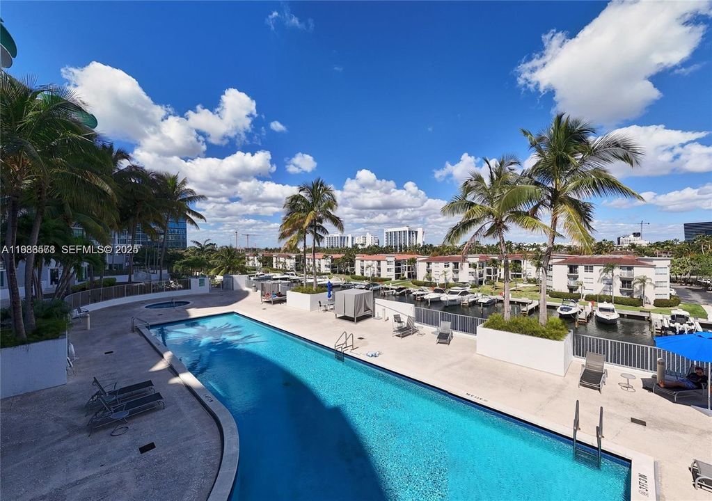 В аренду: $4,300 (3 спален, 2 ванн, 1362 Квадратных фут)