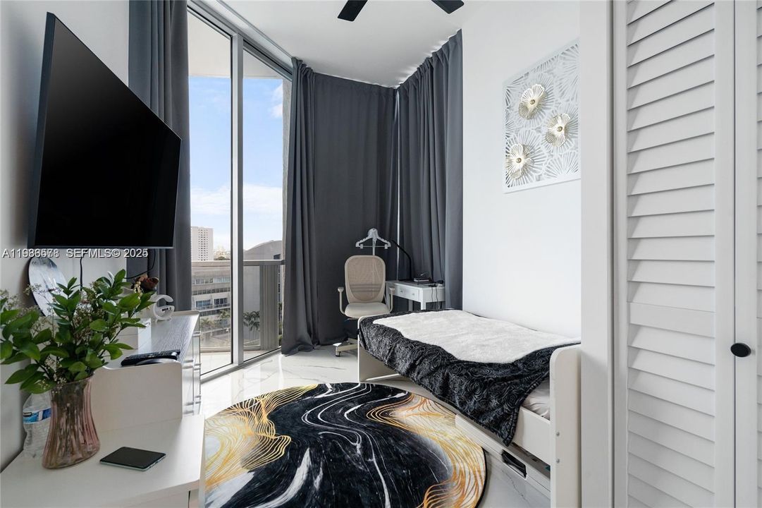 В аренду: $4,300 (3 спален, 2 ванн, 1362 Квадратных фут)