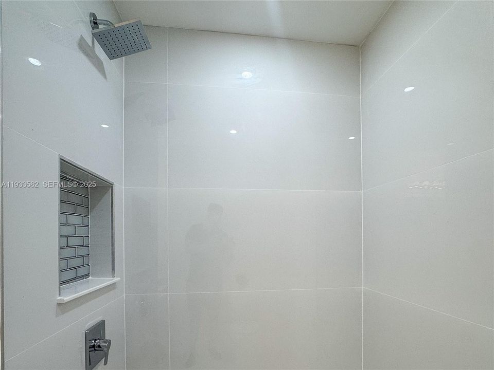 На продажу: $555,000 (4 спален, 3 ванн, 0 Квадратных фут)