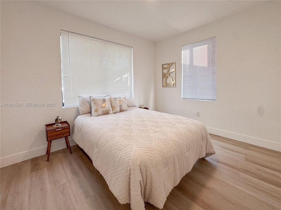 На продажу: $555,000 (4 спален, 3 ванн, 0 Квадратных фут)