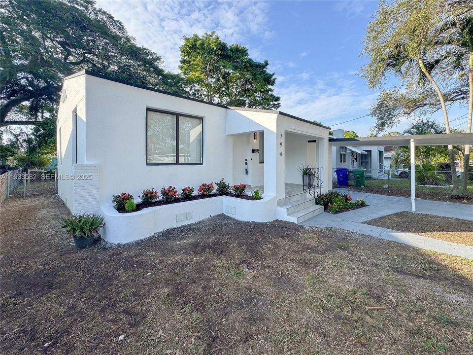 На продажу: $555,000 (4 спален, 3 ванн, 0 Квадратных фут)