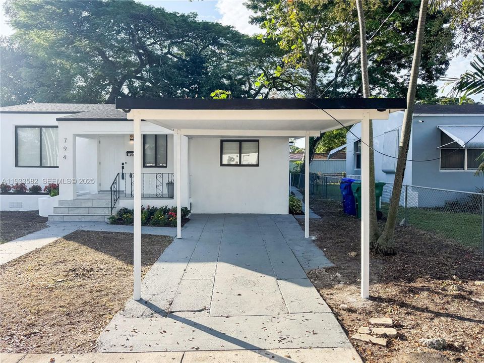 На продажу: $555,000 (4 спален, 3 ванн, 0 Квадратных фут)