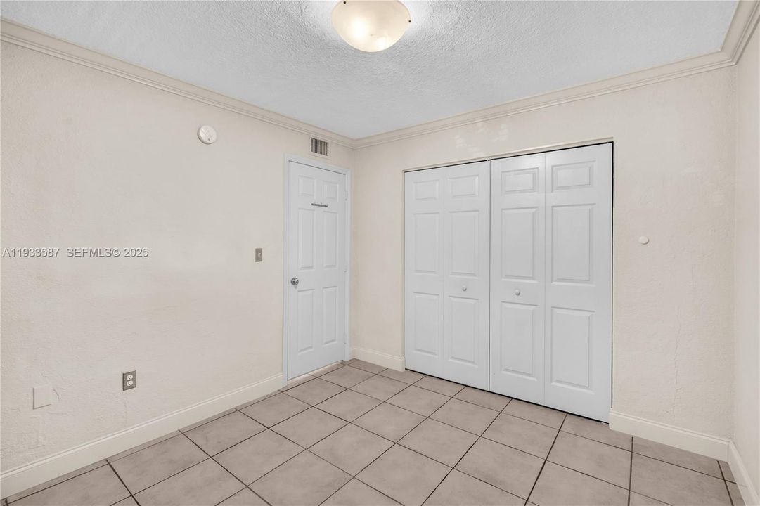 For Rent: $2,950 (2 beds, 1 baths, 679 Square Feet)