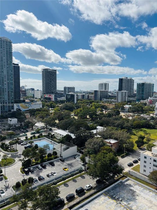 For Rent: $3,000 (2 beds, 2 baths, 990 Square Feet)