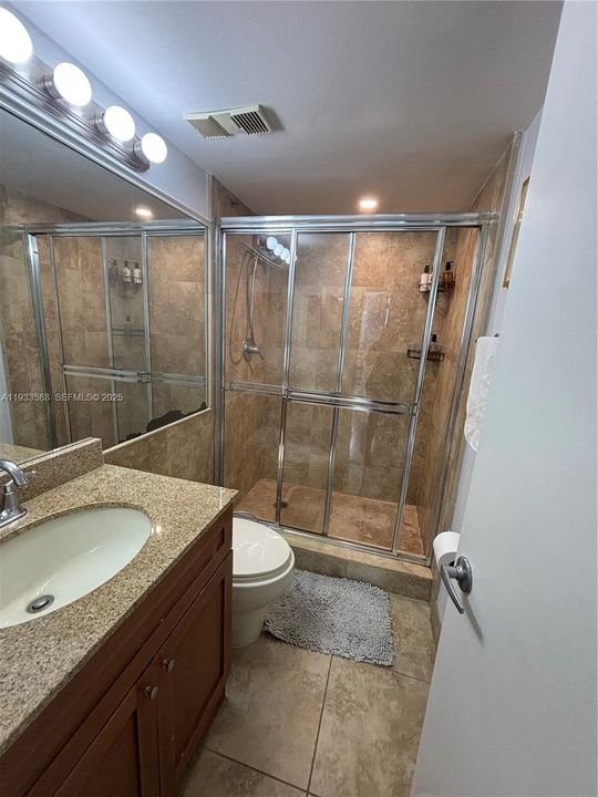 For Rent: $3,000 (2 beds, 2 baths, 990 Square Feet)