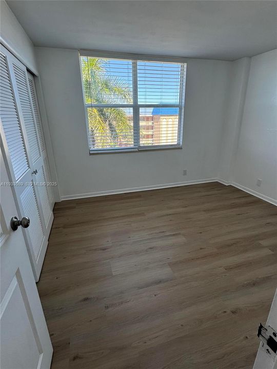 待售: $269,999 (1 贝兹, 1 浴室, 720 平方英尺)