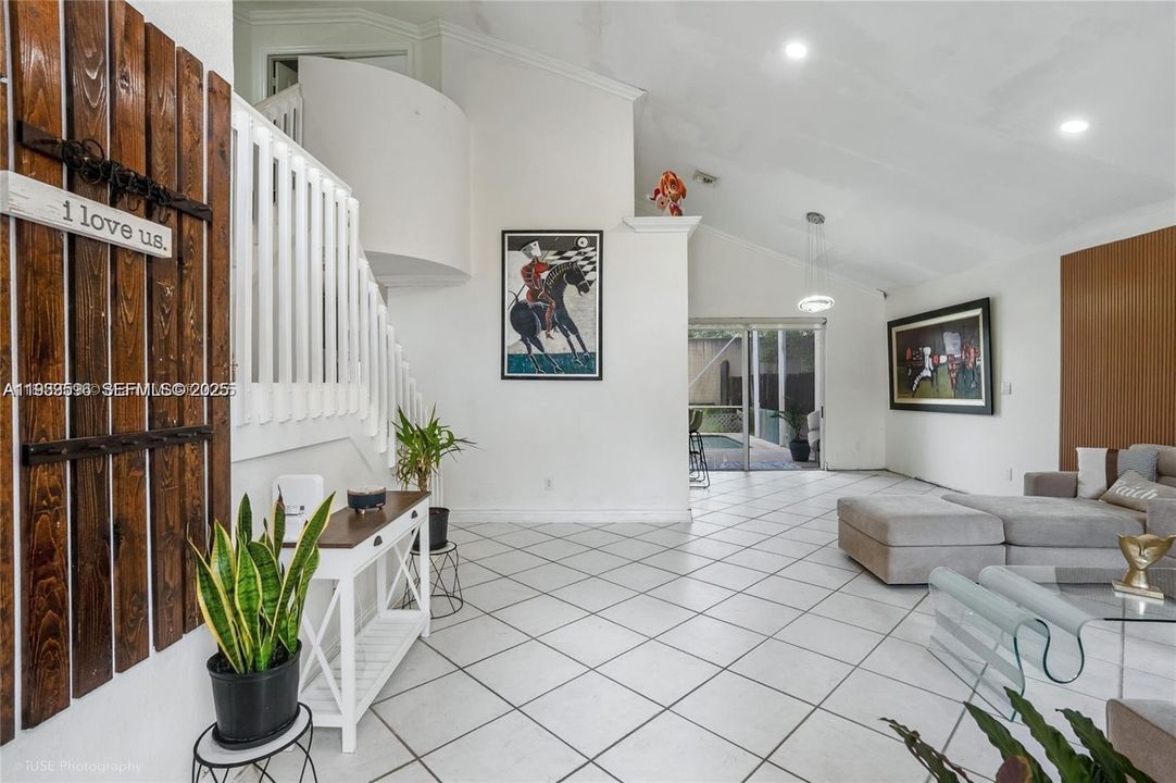 В аренду: $4,600 (4 спален, 3 ванн, 2534 Квадратных фут)