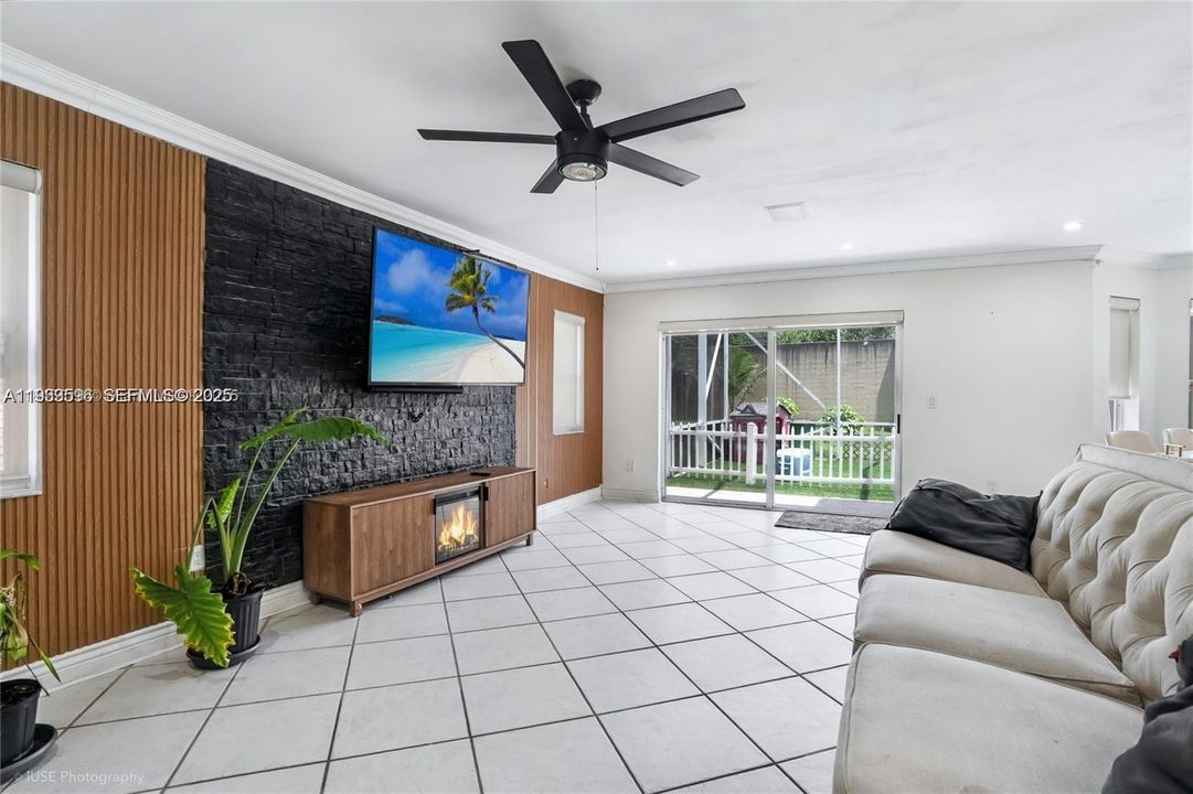 В аренду: $4,600 (4 спален, 3 ванн, 2534 Квадратных фут)