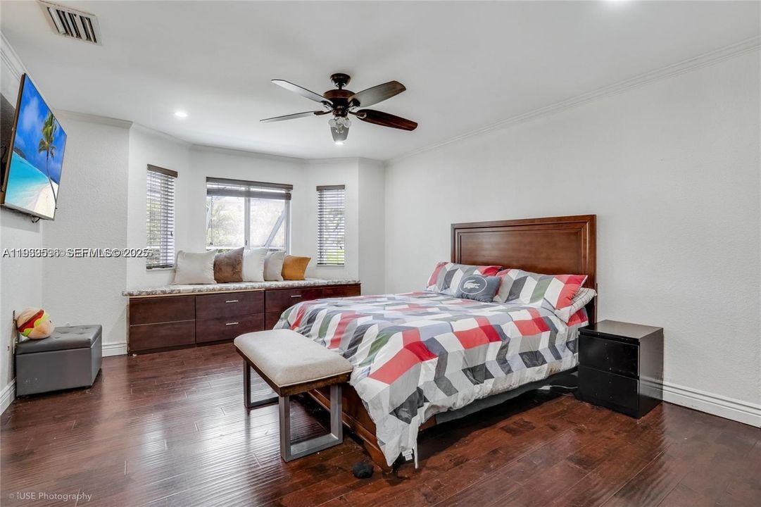 В аренду: $4,600 (4 спален, 3 ванн, 2534 Квадратных фут)