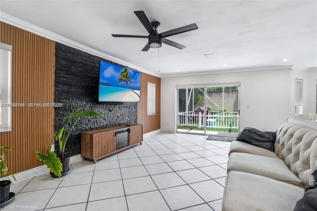 В аренду: $4,600 (4 спален, 3 ванн, 2534 Квадратных фут)