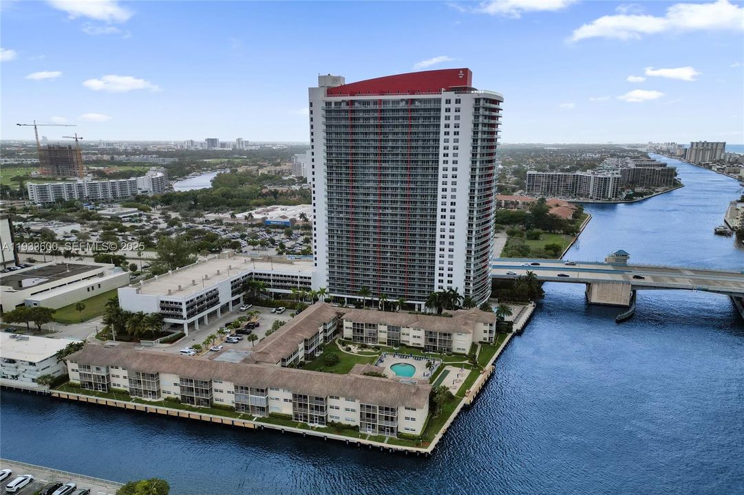 На продажу: $349,000 (1 спален, 1 ванн, 890 Квадратных фут)