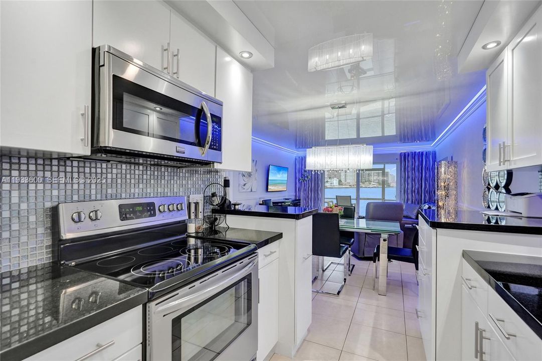 На продажу: $349,000 (1 спален, 1 ванн, 890 Квадратных фут)