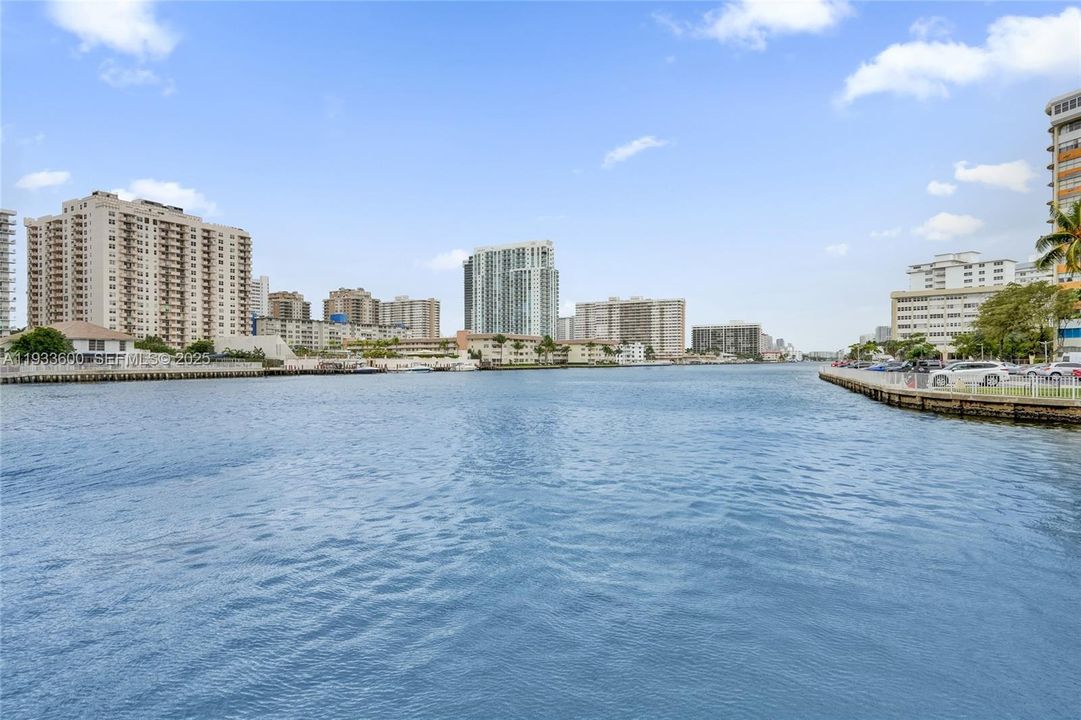 На продажу: $349,000 (1 спален, 1 ванн, 890 Квадратных фут)