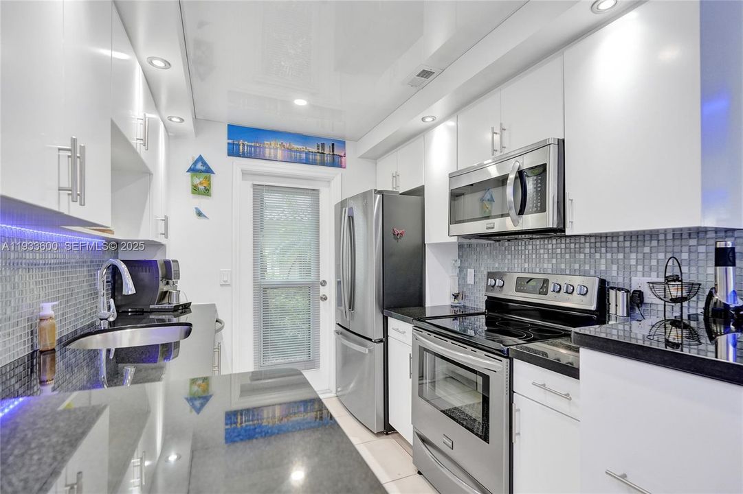 На продажу: $349,000 (1 спален, 1 ванн, 890 Квадратных фут)