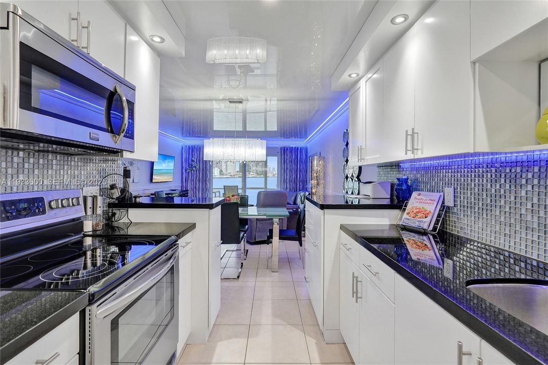 На продажу: $349,000 (1 спален, 1 ванн, 890 Квадратных фут)