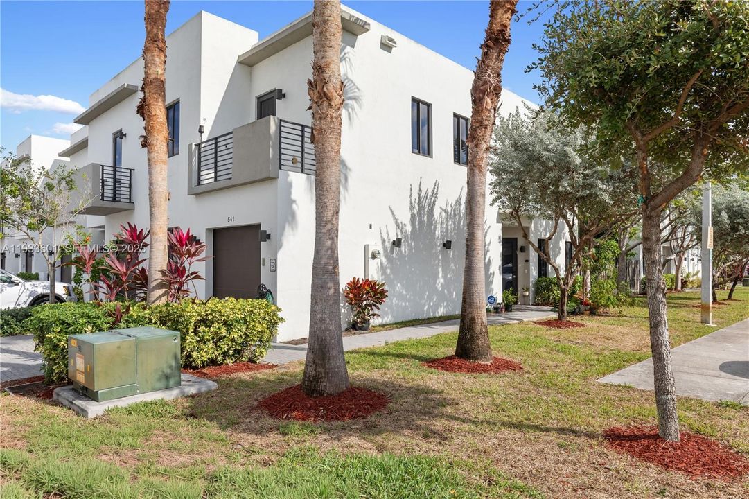 На продажу: $710,000 (4 спален, 3 ванн, 1948 Квадратных фут)