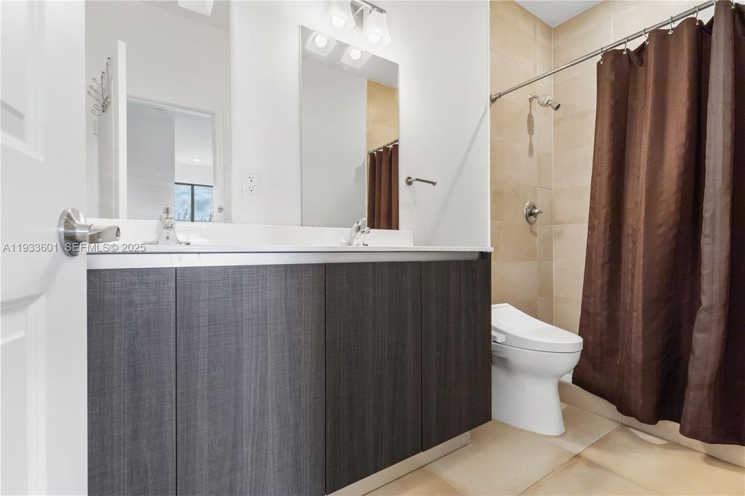 На продажу: $710,000 (4 спален, 3 ванн, 1948 Квадратных фут)