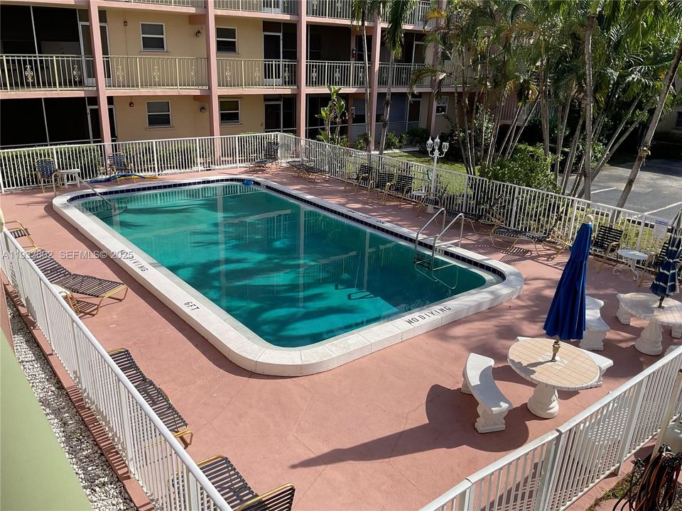 For Rent: $2,050 (2 beds, 2 baths, 940 Square Feet)