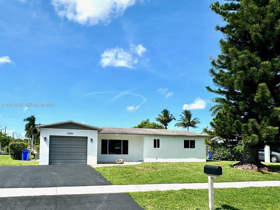 For Sale: $499,000 (3 beds, 2 baths, 1312 Square Feet)