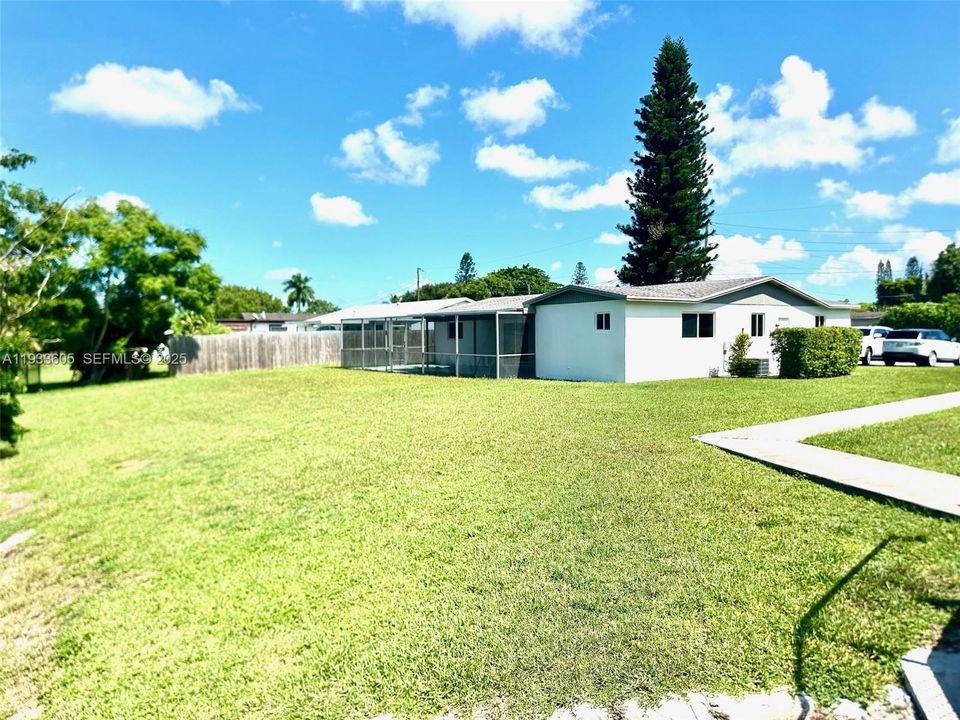For Sale: $499,000 (3 beds, 2 baths, 1312 Square Feet)