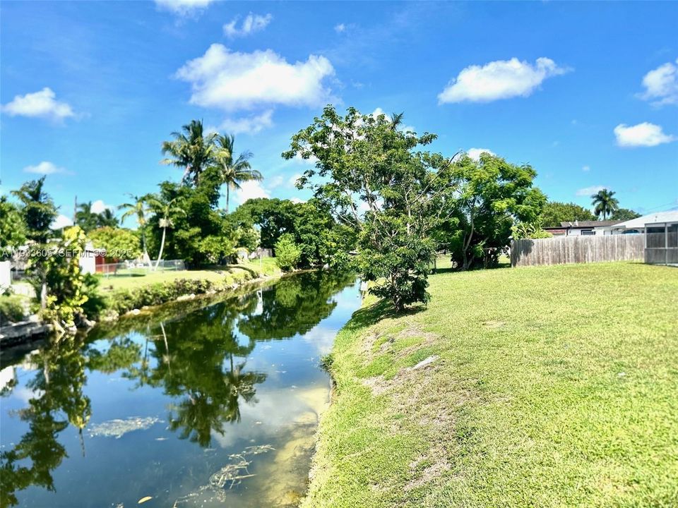 For Sale: $499,000 (3 beds, 2 baths, 1312 Square Feet)