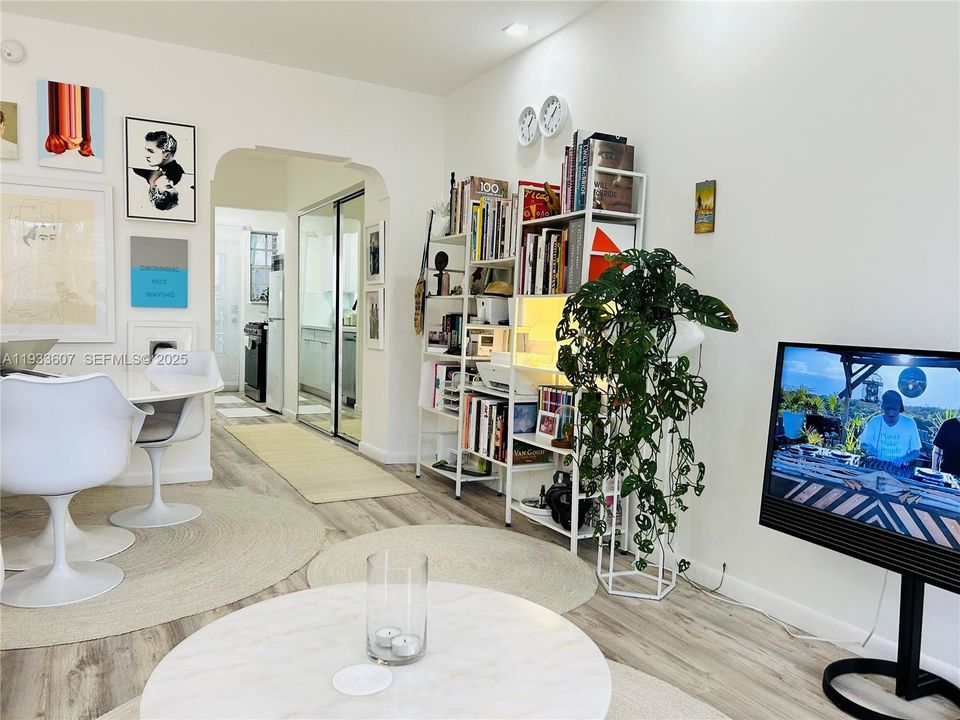 For Rent: $1,950 (0 beds, 1 baths, 414 Square Feet)