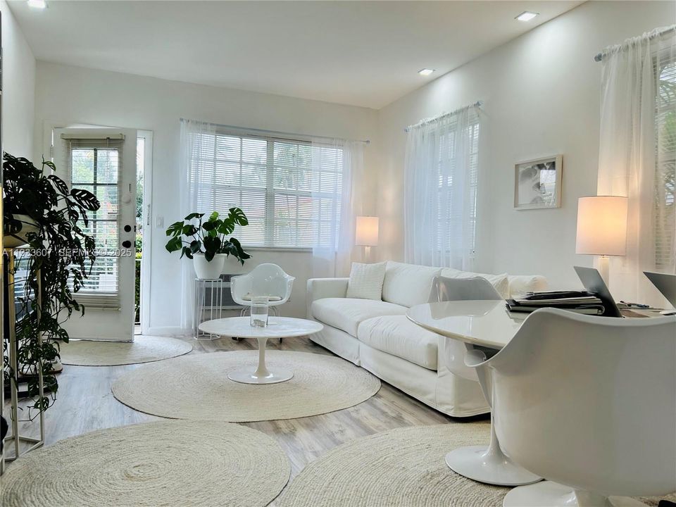 For Rent: $1,950 (0 beds, 1 baths, 414 Square Feet)