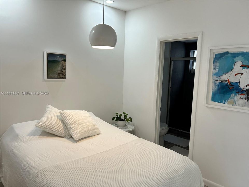 For Rent: $1,950 (0 beds, 1 baths, 414 Square Feet)