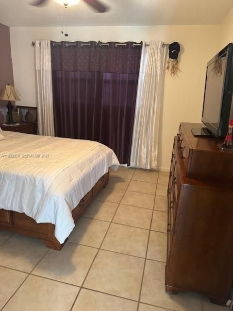 For Rent: $1,650 (1 beds, 1 baths, 700 Square Feet)