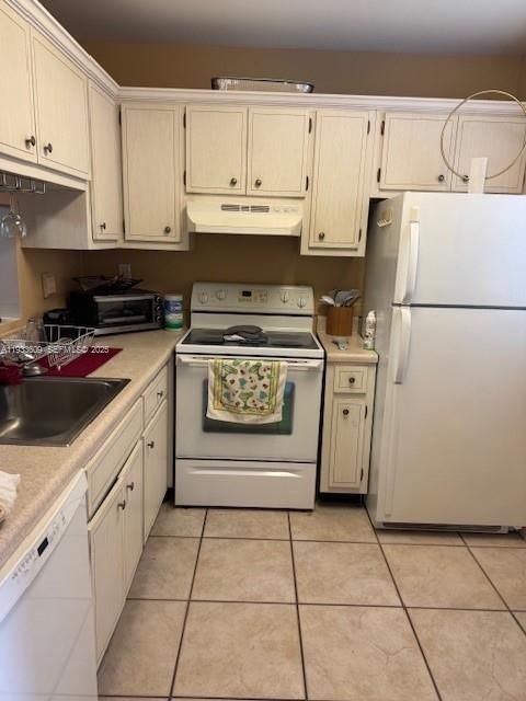 For Rent: $1,650 (1 beds, 1 baths, 700 Square Feet)