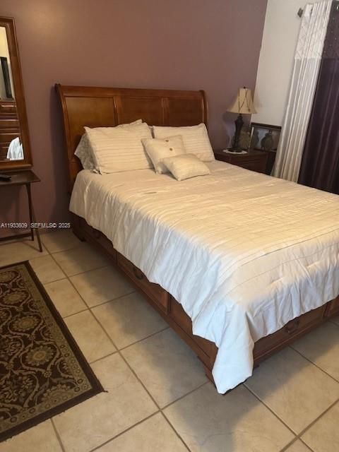 For Rent: $1,650 (1 beds, 1 baths, 700 Square Feet)