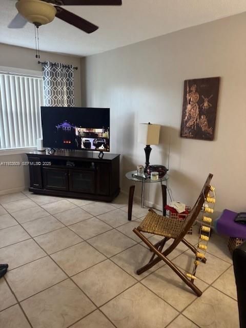 For Rent: $1,650 (1 beds, 1 baths, 700 Square Feet)