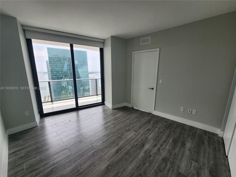 For Sale: $995,000 (2 beds, 2 baths, 1088 Square Feet)