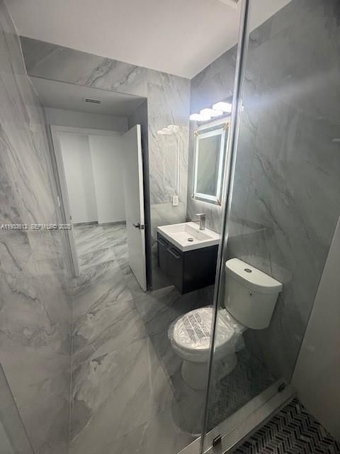 For Rent: $3,200 (2 beds, 1 baths, 850 Square Feet)